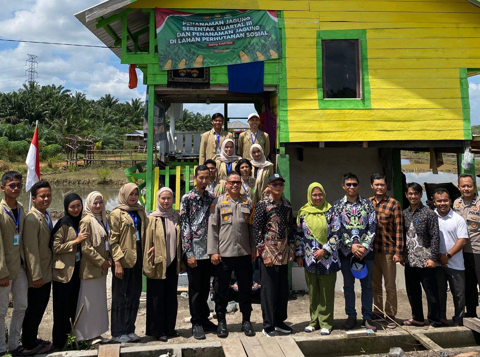 Kegiatan Penyerahan Dan Penyebaran Bibit Ikan Air Tawar Di Desa Tebing Kecamatan Kelapa Kabupaten Bangka Barat